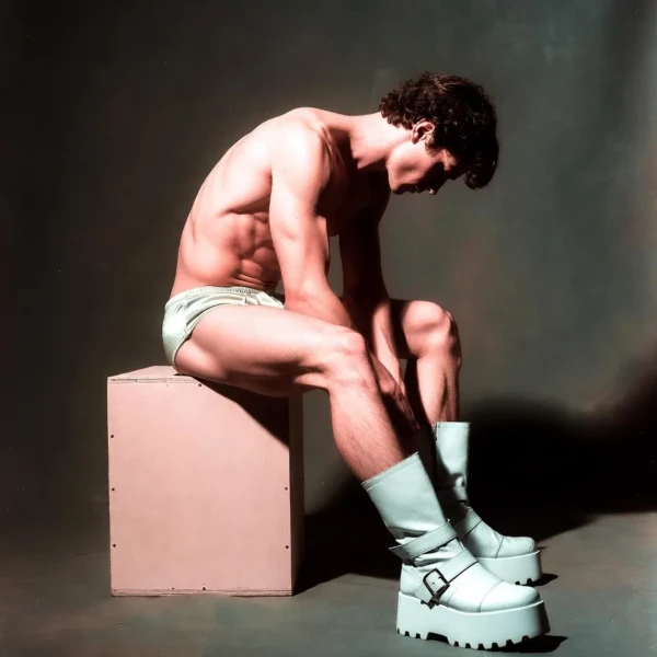 Queer People #1032 — obra de Garbi KW