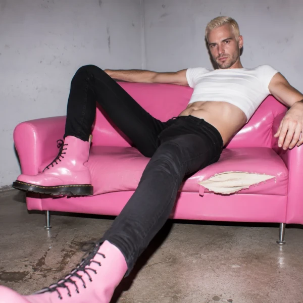 Queer People #1596 — obra de Garbi KW